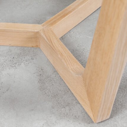 PRITI Round Arc Dining Table | Natural