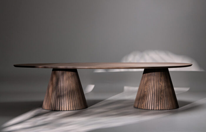 PRITI Ribbed Dining Table