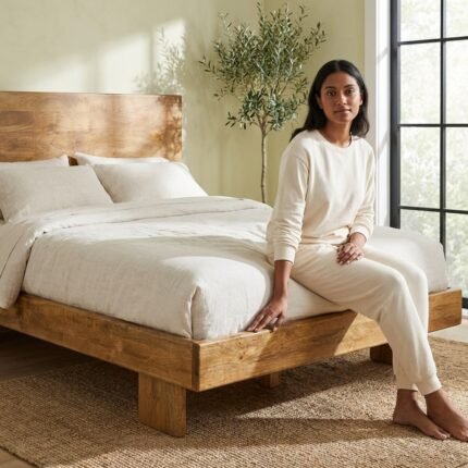 PRITI Solid Wood Bed (Sisam Solid Wood )