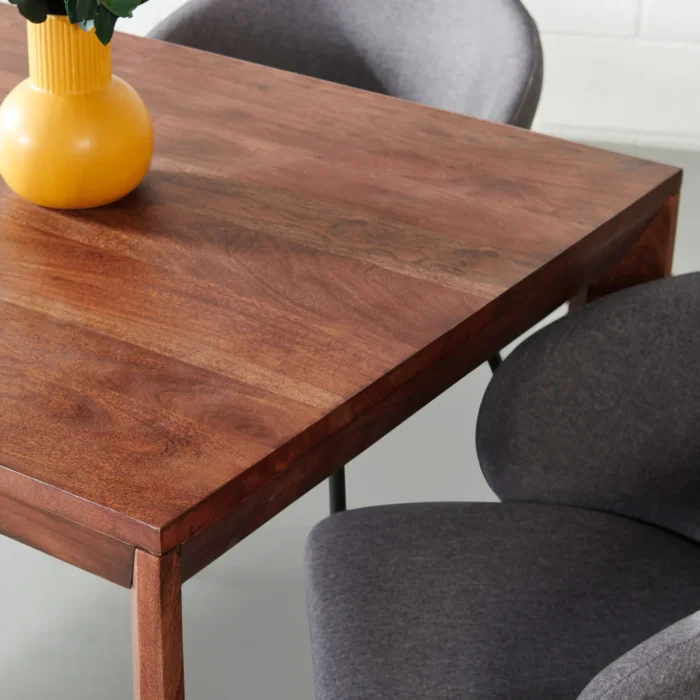 PRITI Dining Table