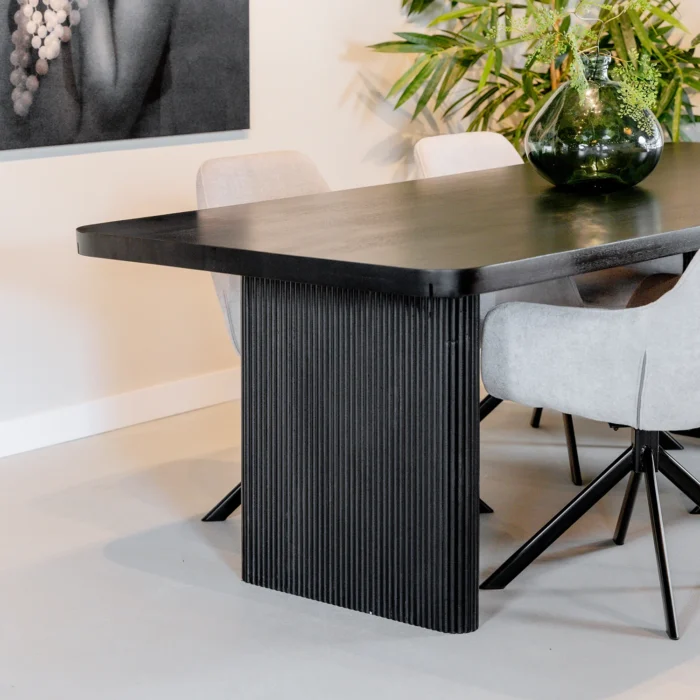 PRITI Dining Table