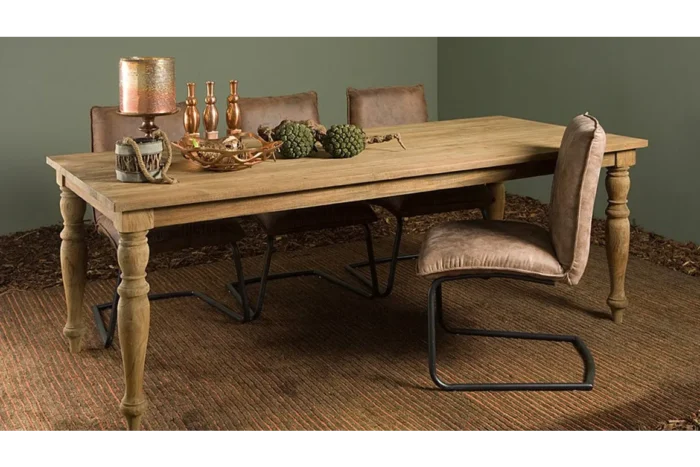 PRITI Dining Table