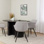 Table à manger ovale PRITI avec pied central en bois noir