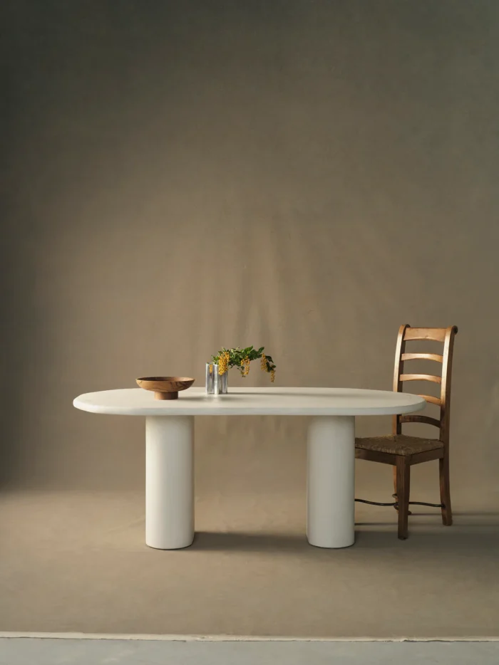 PRITI Frank Oval Dining Table