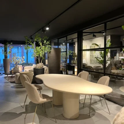 PRITI Dining Table Latus