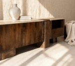 Meuble TV en bois de manguier et travertin Carola