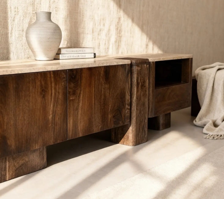 Meuble TV en bois de manguier et travertin Carola Meuble TV en bois de manguier et travertin Carola