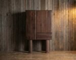 Aparador de Madera Oscura Moderna