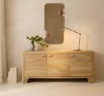 Aparador Baixo de Madeira de Mangueira com 3 Portas Reichel