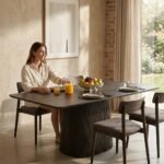 Table de Séjour 200 cm en Manguier Marron – Plateau Bateau & Pied Sculpté
