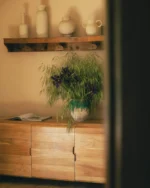 Aparador Bas à 3 Portes en Bois d’Acacia Lucil - Image 6