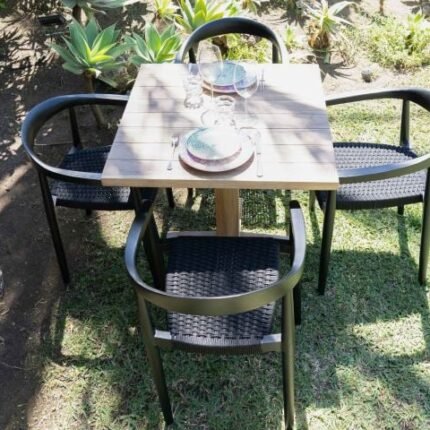 Lot de 4 chaises en teck