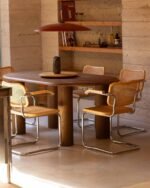 Mesa de Jantar Oval de Madeira