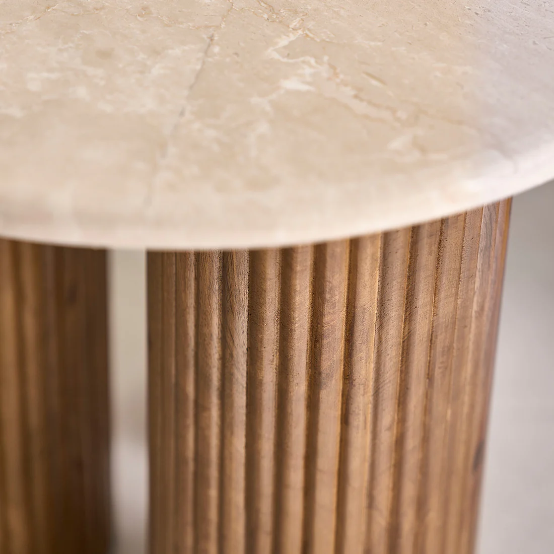 table ronde en bois de manguier - Image 4