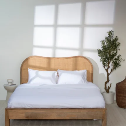Béryl Rattan Mango Wood Bed