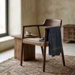 Lot de 4 fauteuils en bois couleur noyer